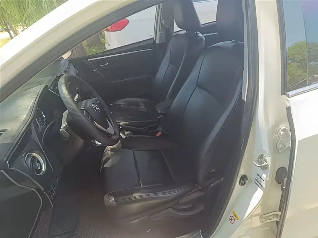 Toyota Corolla 2017 Facelift 1.2T Manual GL фото 15
