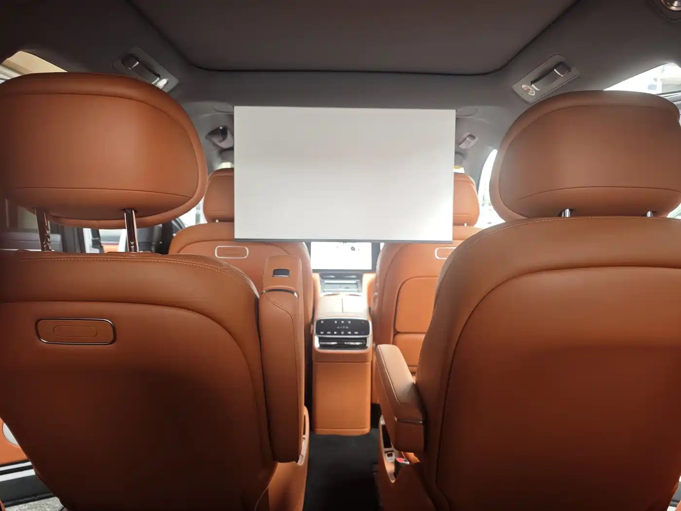AITO Wenjie AITO M8 2025 Extended Range Ultra 53.4kWh 6-Seater фото 16