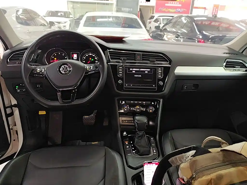 Volkswagen Tiguan L 2018 330TSI Automatic 2WD Comfort Edition фото 10