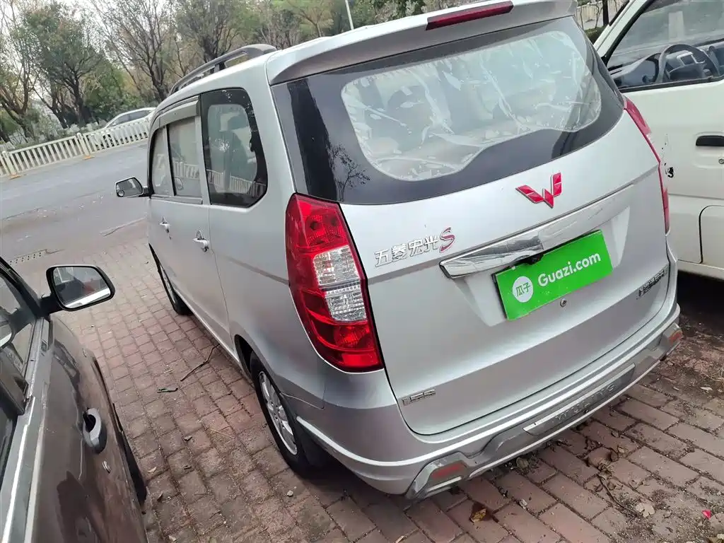 Wuling Motors Wuling Hongguang 2015 2014 1.5L S Standard