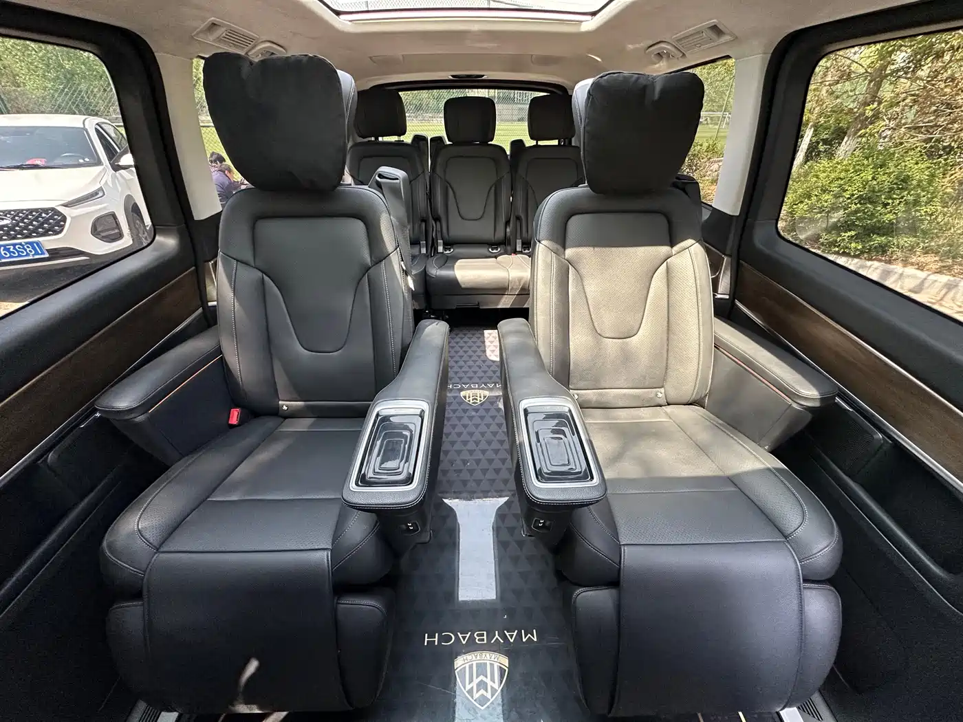 Mercedes-Benz V-Class 2022 V 260 L Long Wheelbase Luxury Edition фото 13