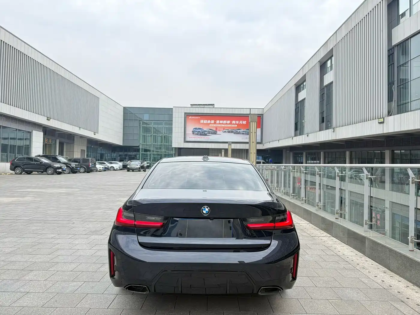 BMW 3 Series 2025 330Li M Sport Night Edition фото 3