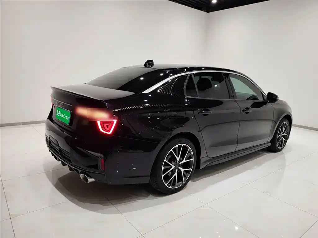 Lynk & Co 03 2021 2.0TD Auto Jin Champion Edition фото 7