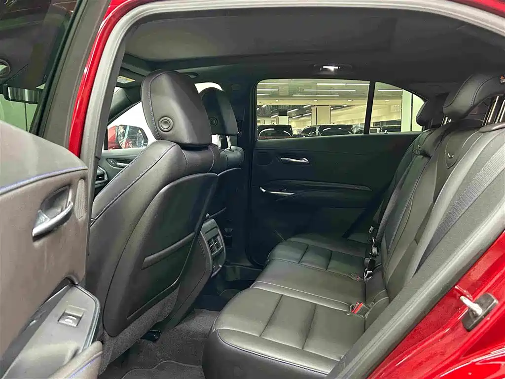 Cadillac XT4 2023 2024 28T 4WD Luxury Edition