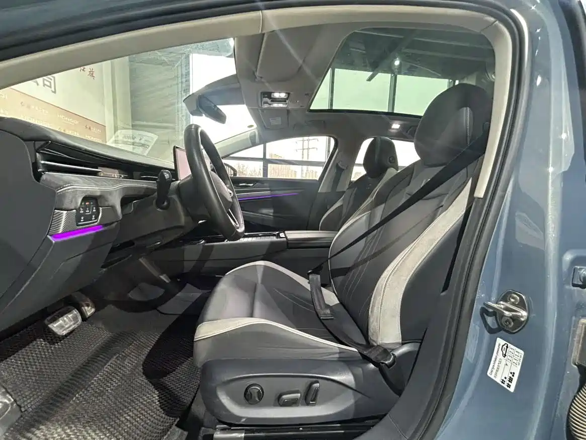 VOLKSWAGEN ID.7 VIZZION