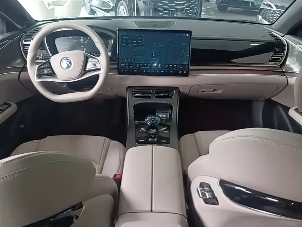 BYD Han 2025 DM-i 125KM LiDAR Smart Driving фото 10