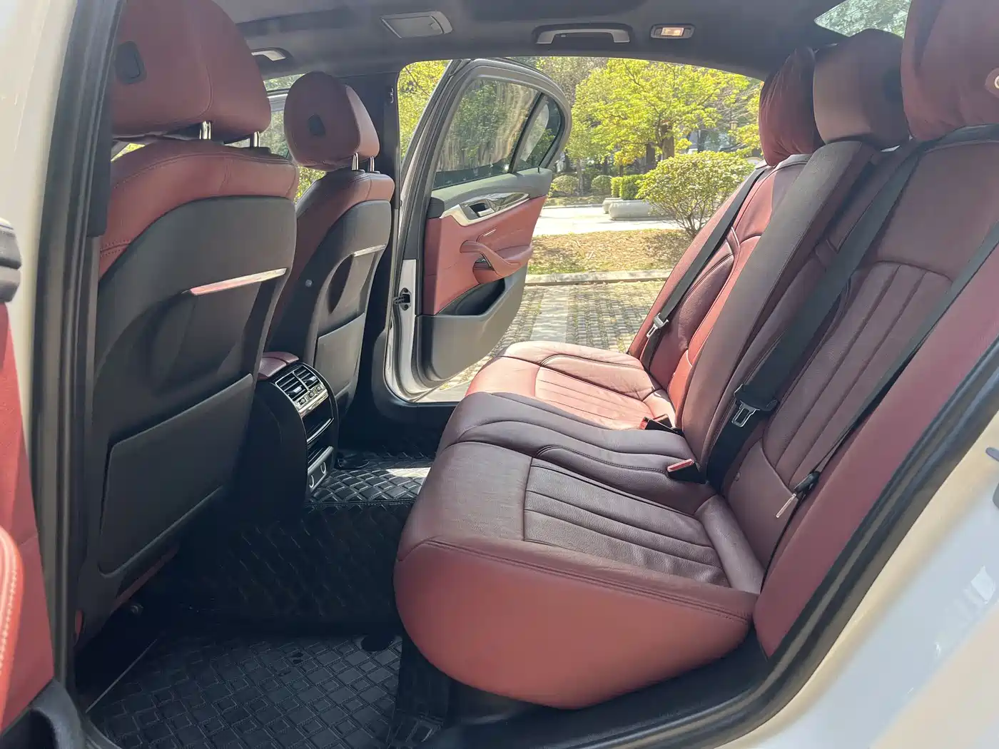 BMW 5 Series 2019 530Li Leading M Sport Package фото 7