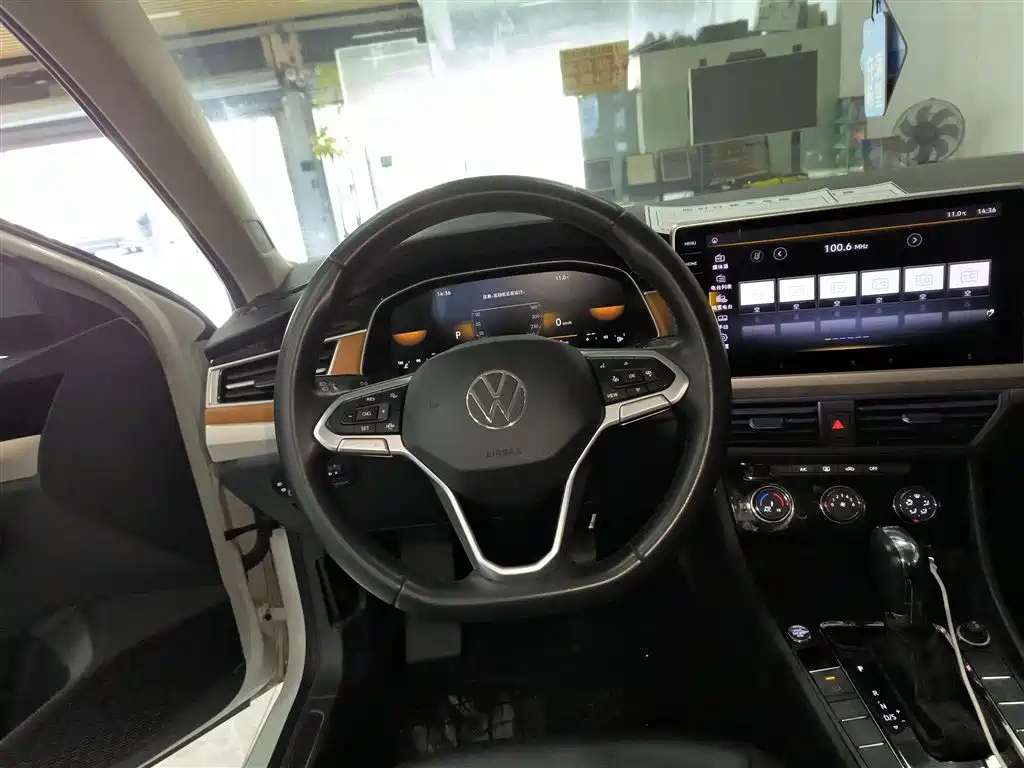Volkswagen Bora 2023 200TSI DSG Yuexing Edition фото 7