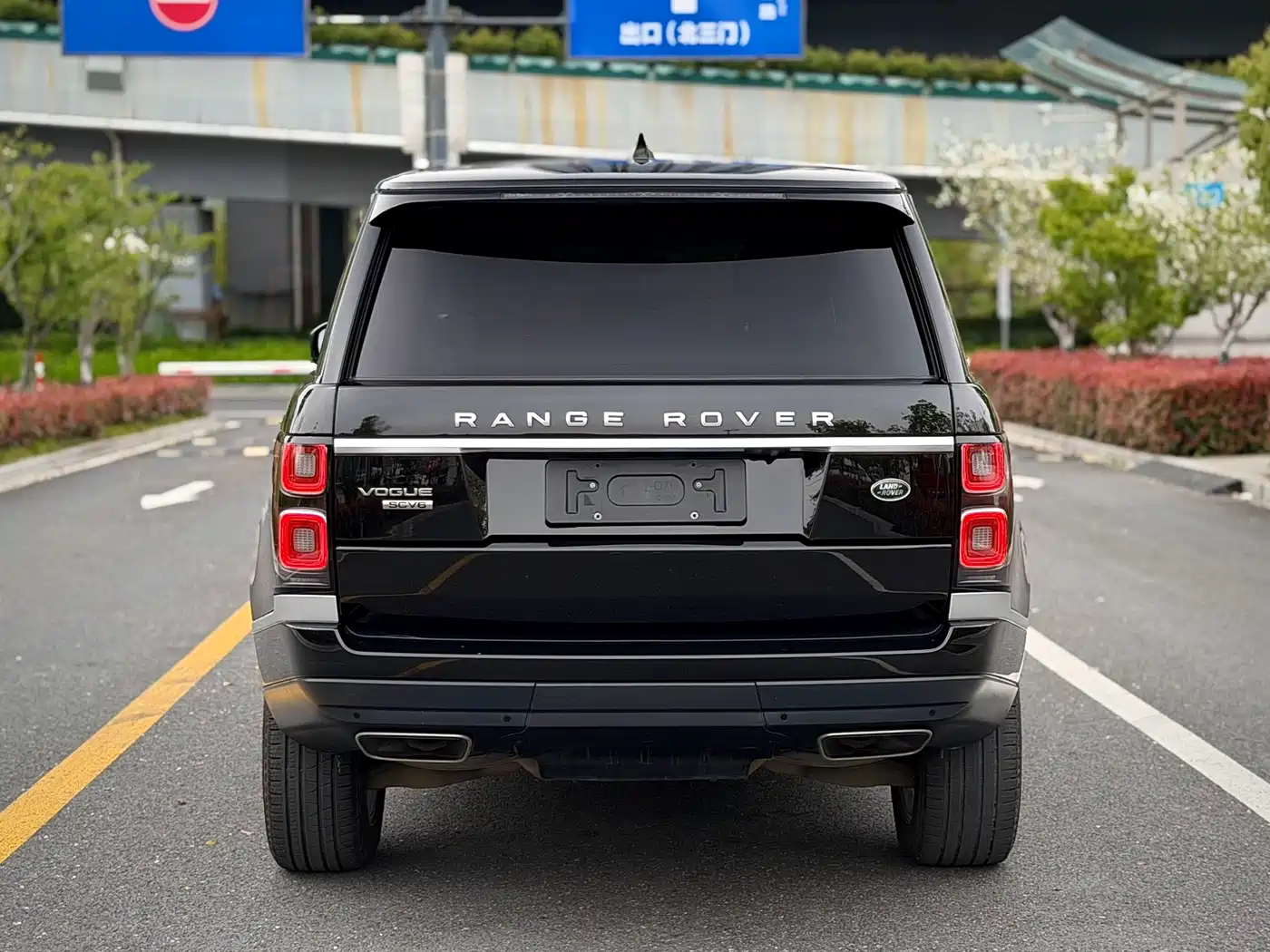Land Rover Range Rover 2019 3.0 SCV6 Heritage Edition фото 3