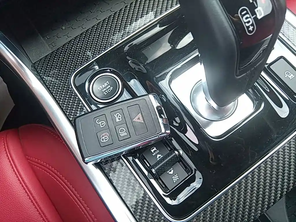 Jaguar XEL 2024 2024 Model 2.0T 250PS R-DYNAMIC S Gloss Black Sport Edition