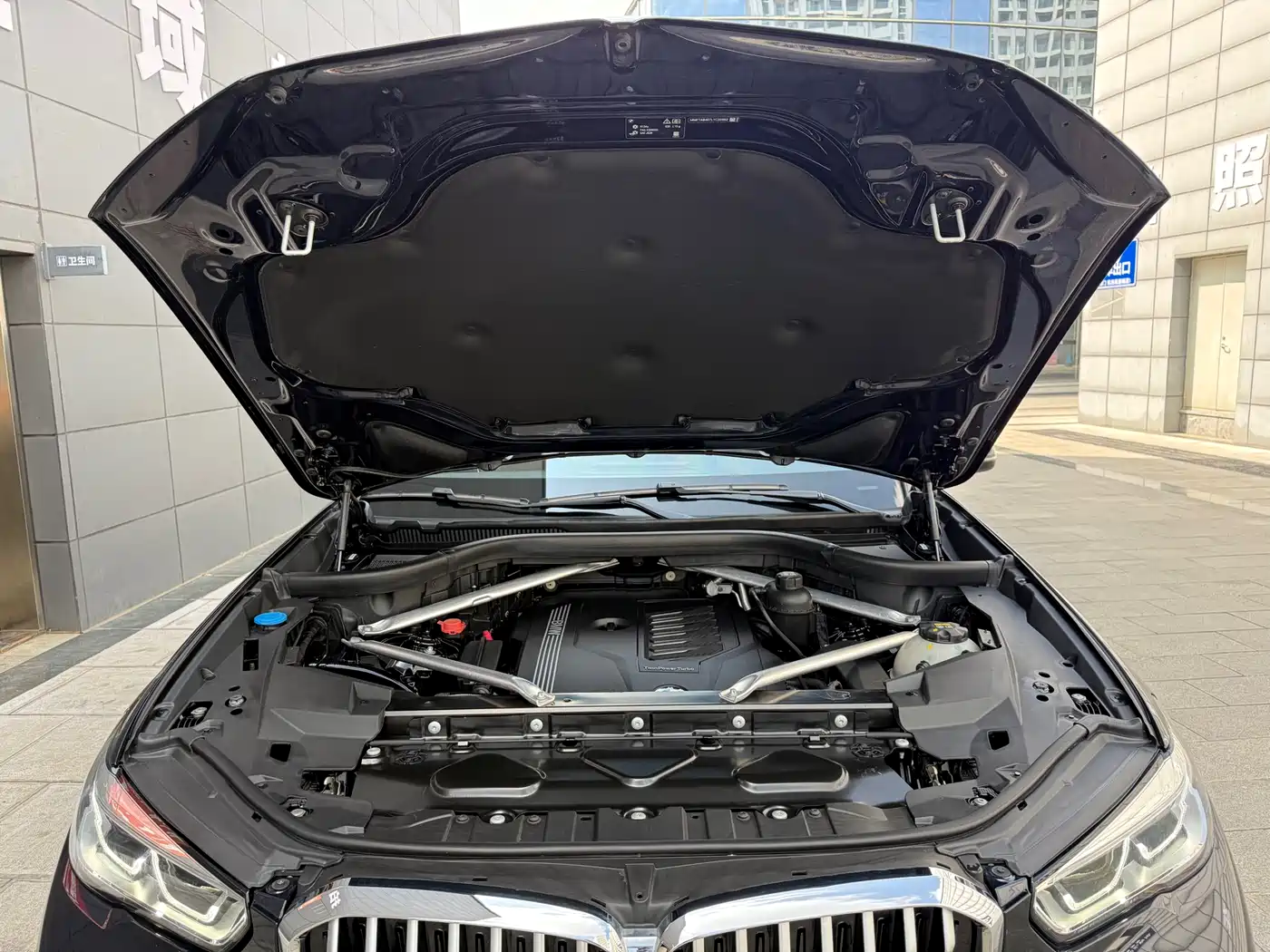 BMW X5 (Import) 2020 xDrive40i M Sport Package фото 11