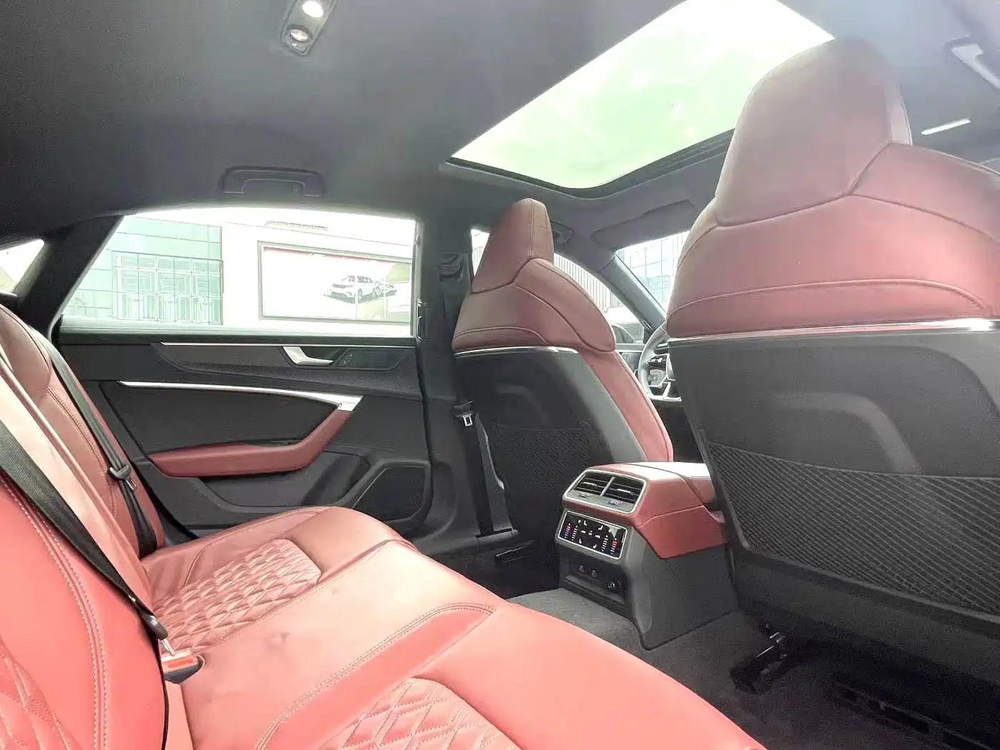 Audi A7L 2022 45 TFSI quattro S-line Black Warrior Edition фото 6