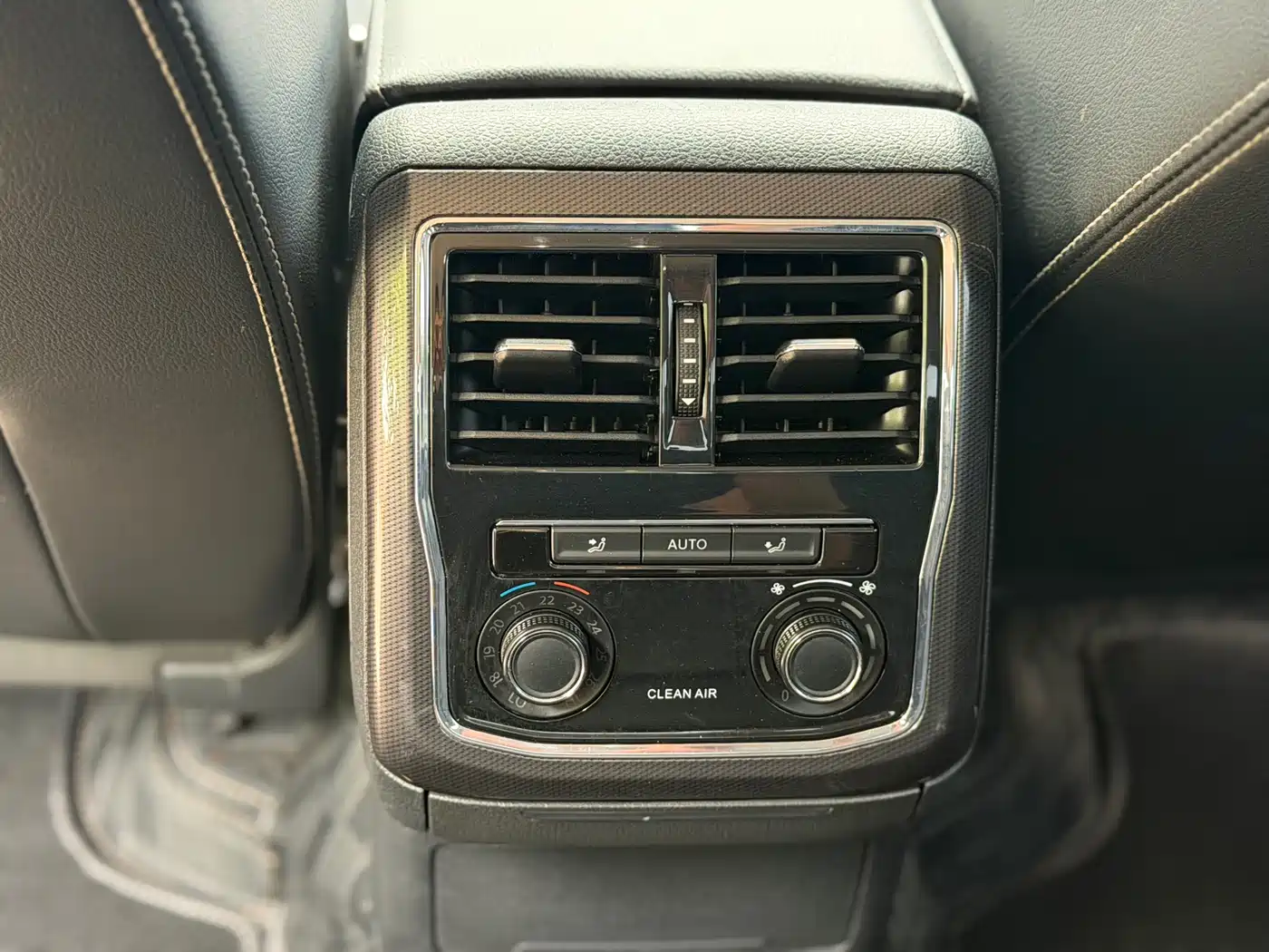 Volkswagen Passat 2017 330TSI DSG Luxury фото 7