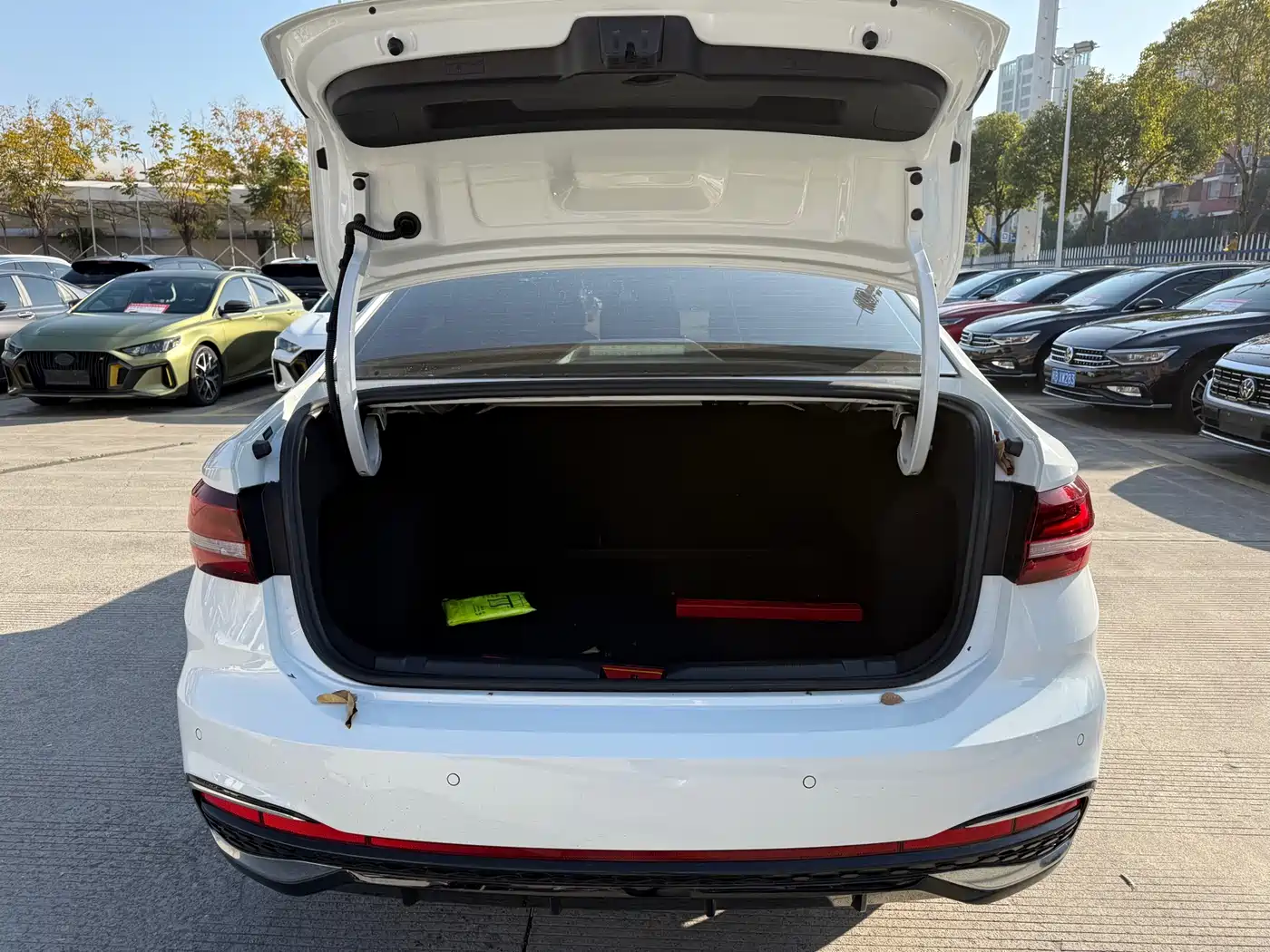 Volkswagen Lavida 2024 Model 1.5L Automatic Starlight 5 Million Edition фото 8