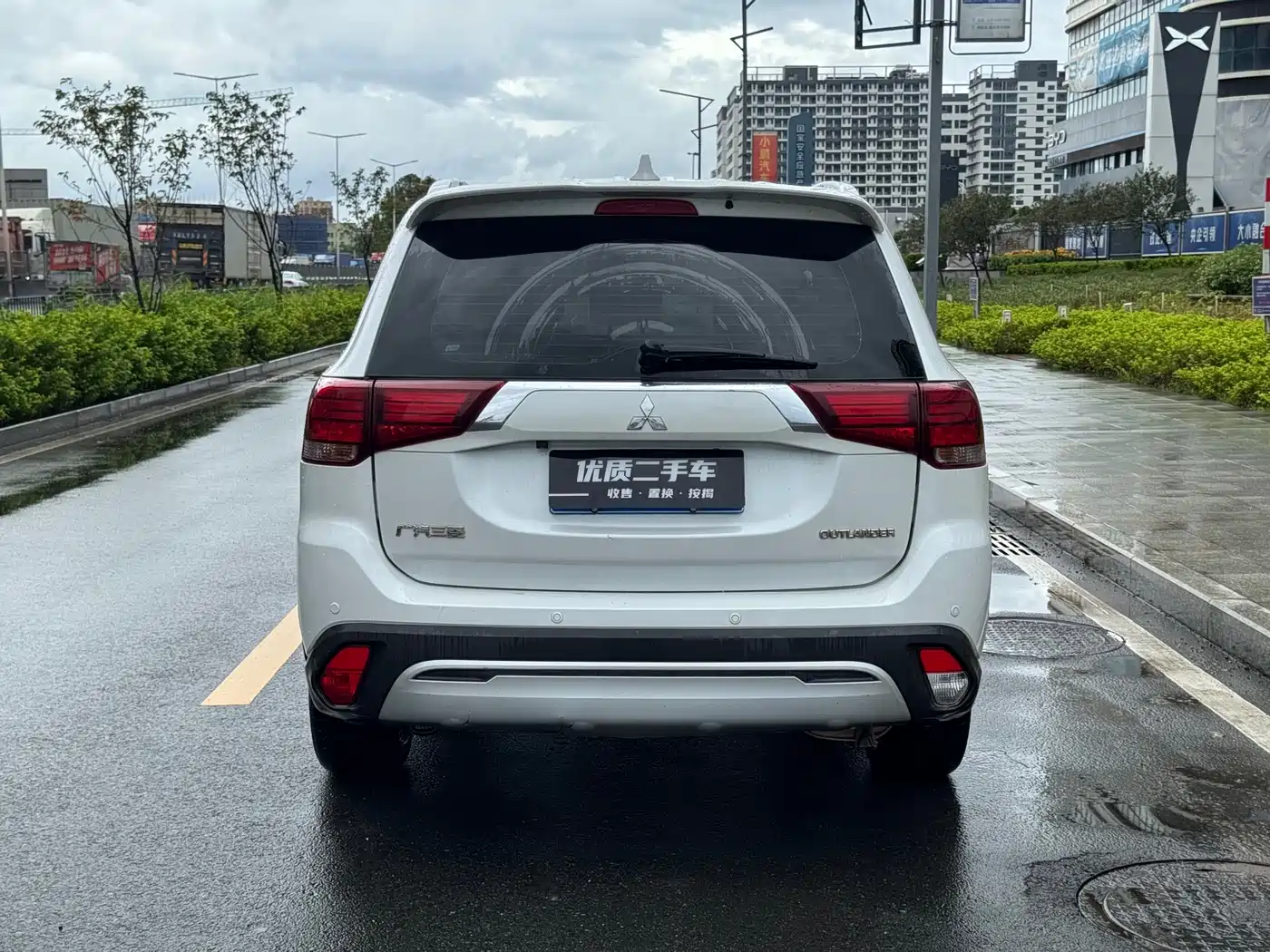 Mitsubishi Outlander 2020 2.4L 4WD Luxury 5-seater фото 5
