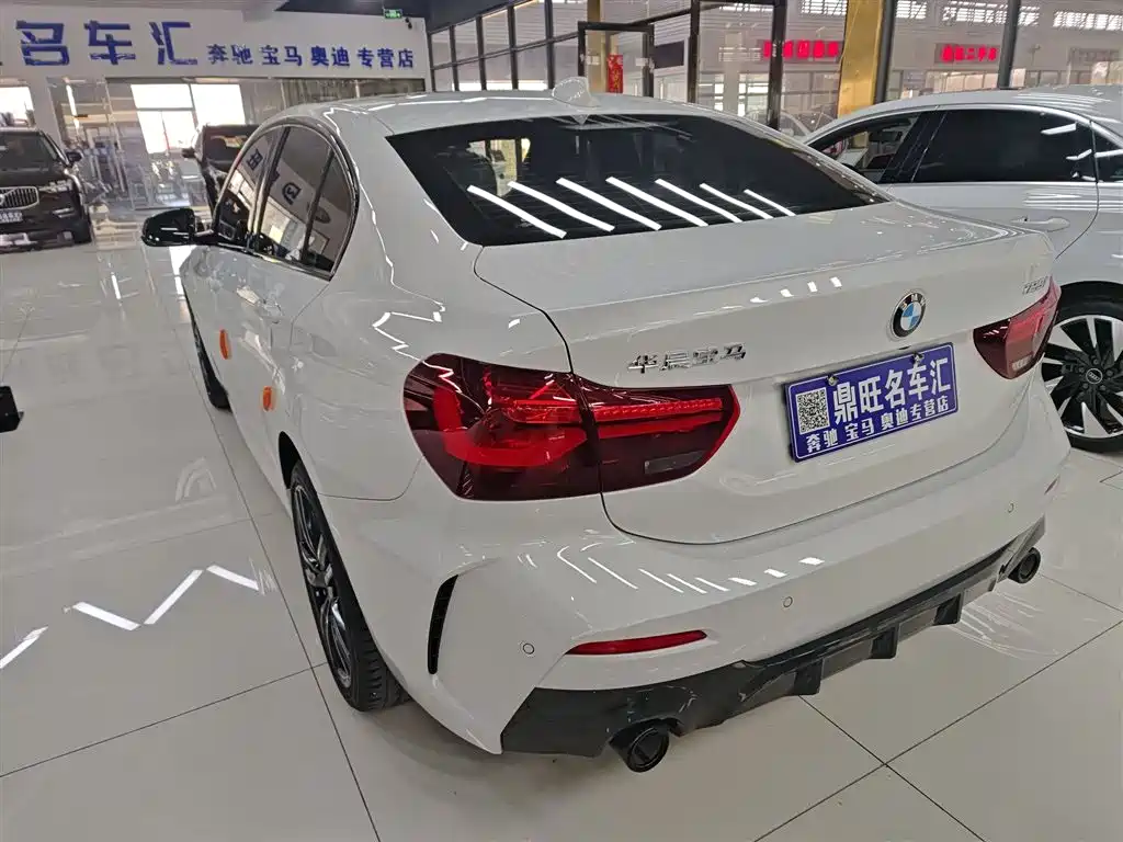 BMW 1-SERIES