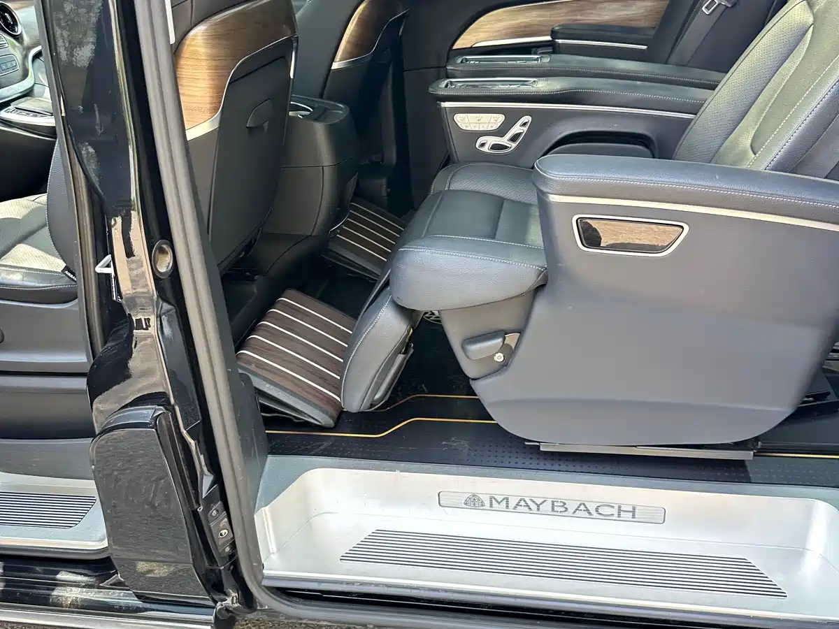 Mercedes-Benz V-Class 2022 V 260 L Long Wheelbase Luxury Edition фото 33