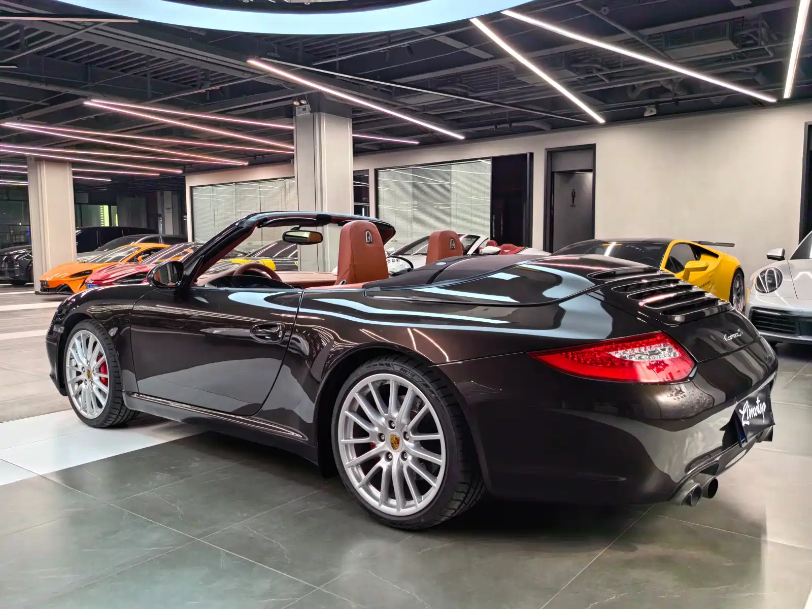 Фото 4 - Porsche 911