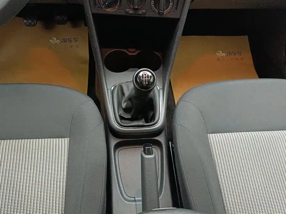 Volkswagen Polo 2018 1.5L Manual Safe Drive фото 16