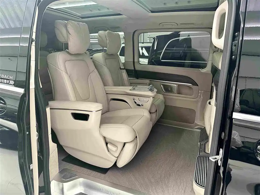Mercedes-Benz V-Class 2025 2024 V 300 L Long Wheelbase Luxury Edition