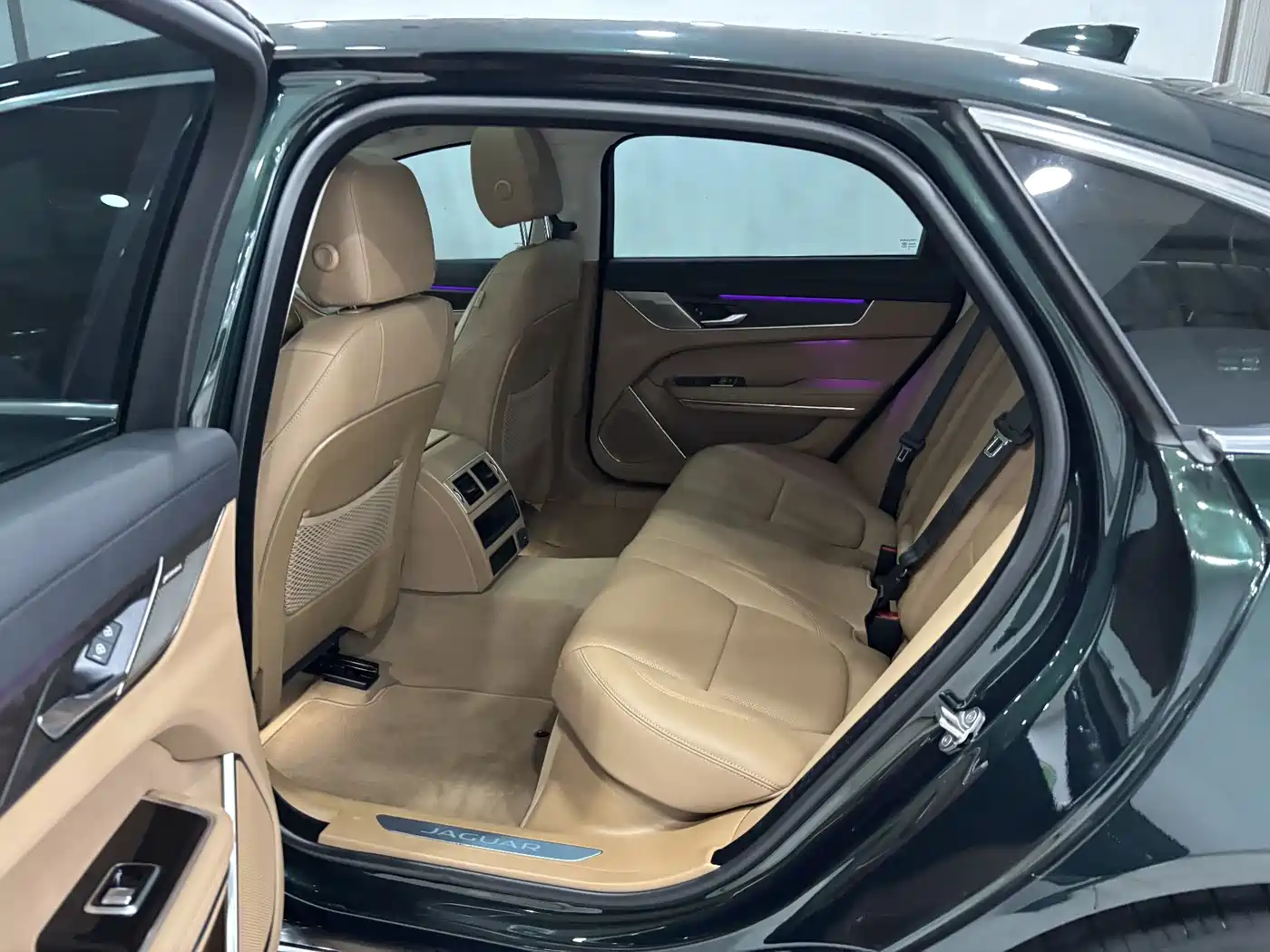Jaguar XFL 2024 2.0T P250 2WD Premium Luxury фото 22