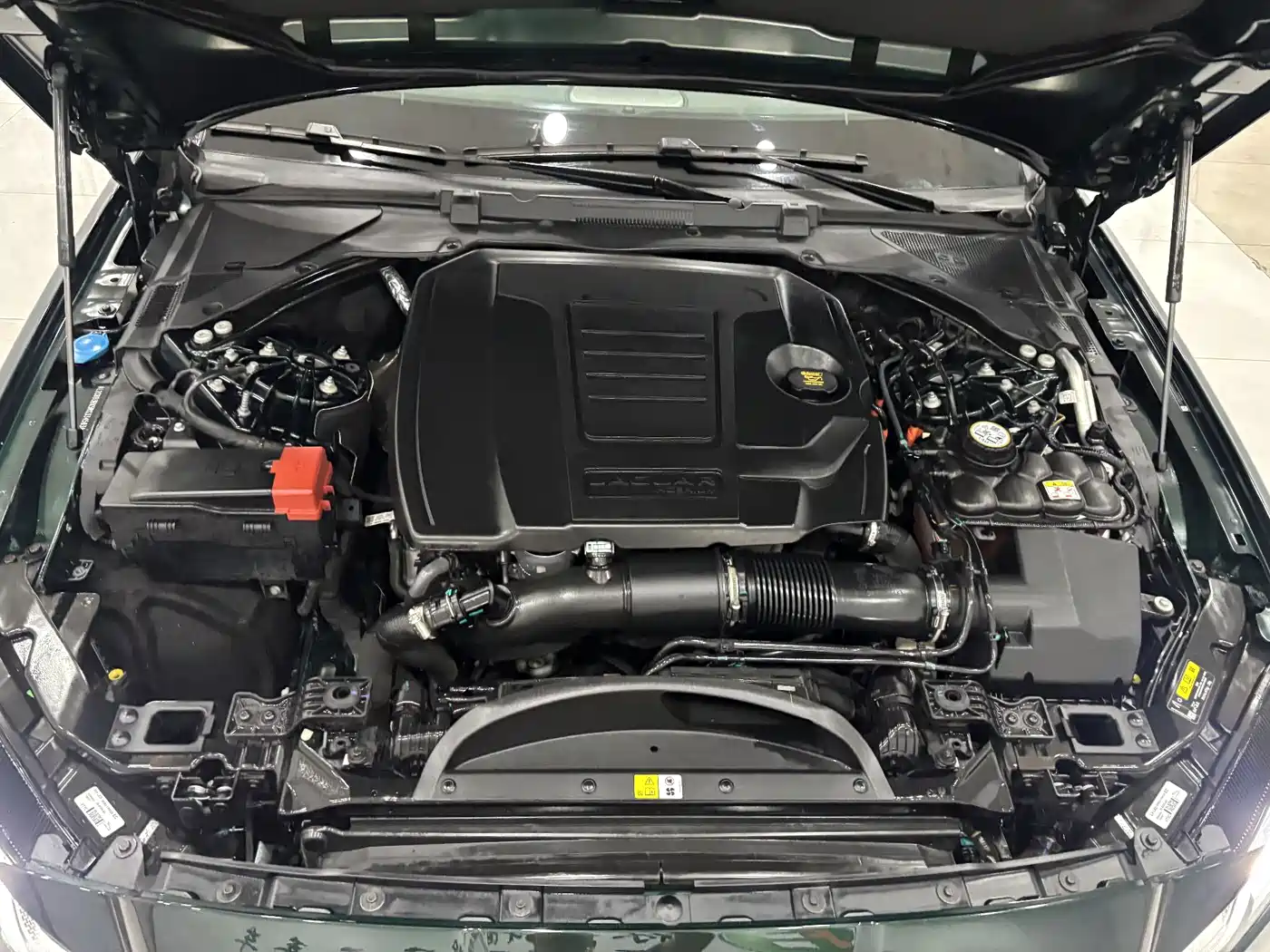 Jaguar XFL 2024 2.0T P250 2WD Premium Luxury фото 30