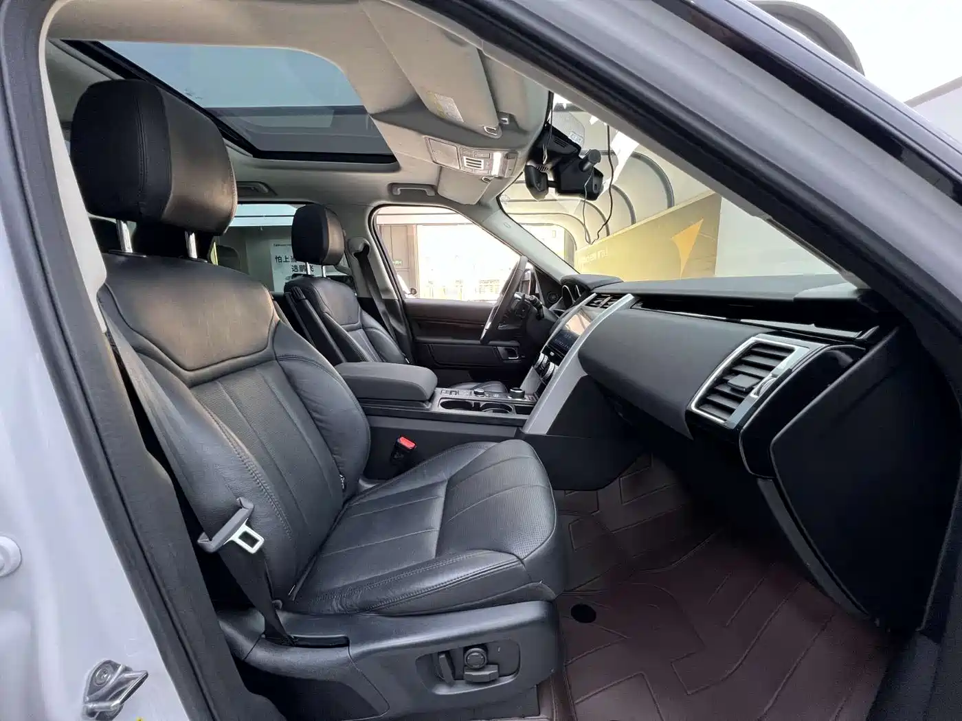 Land Rover Discovery 2019 3.0 SC V6 SE фото 8