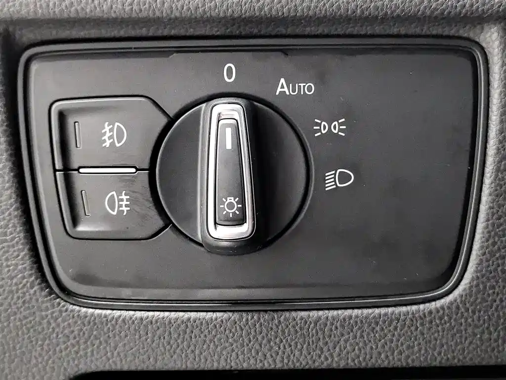 Volkswagen Magotan 2023 Model 2 Million Commemorative Edition 330TSI DSG Luxury фото 21