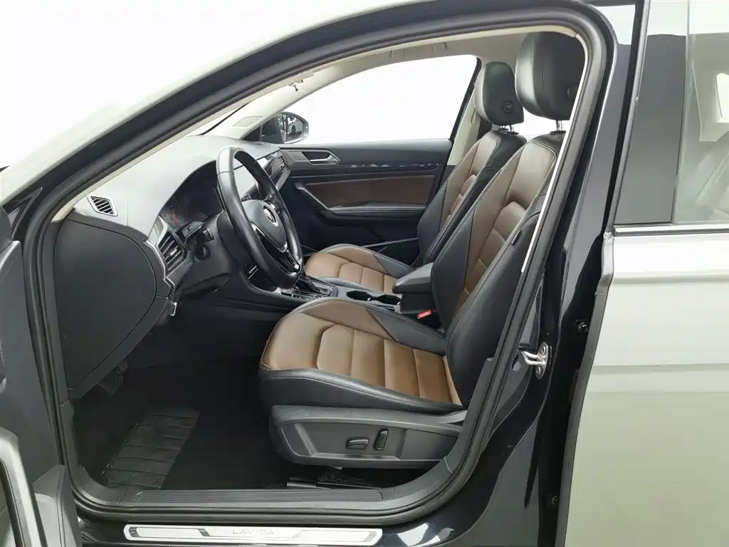 Volkswagen Lavida 2021 280TSI DSG Luxury Edition фото 10