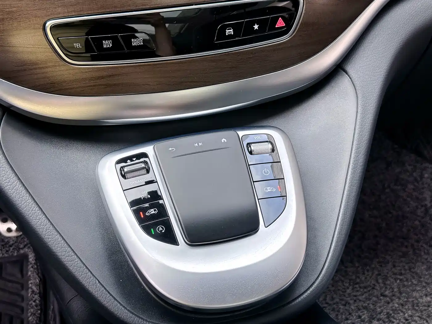 Mercedes-Benz V-Class 2021 V 260 L Long Wheelbase Luxury Edition фото 27