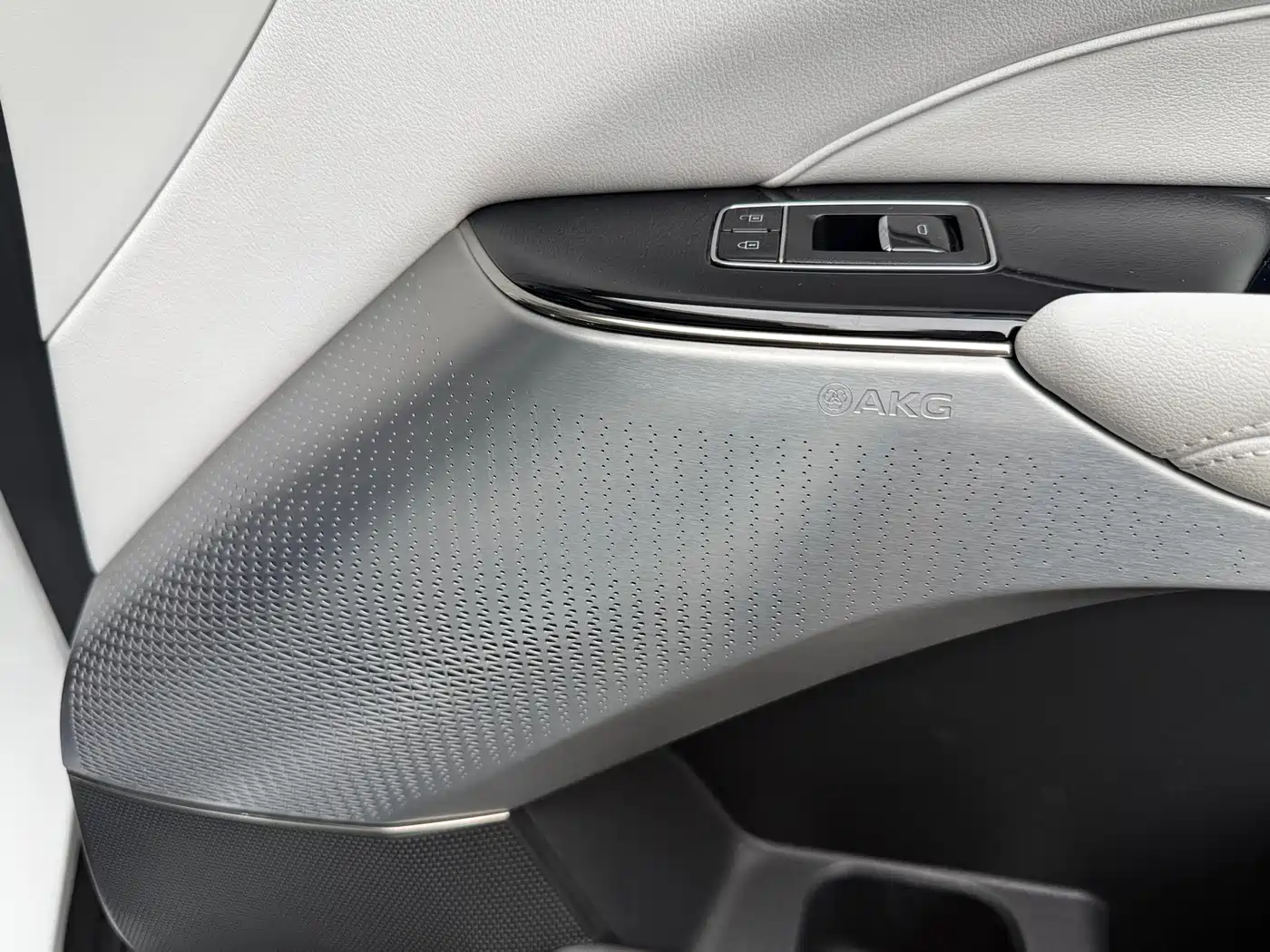 Cadillac IQ Rui Ge 2022 RWD Long Range Luxury Edition фото 15