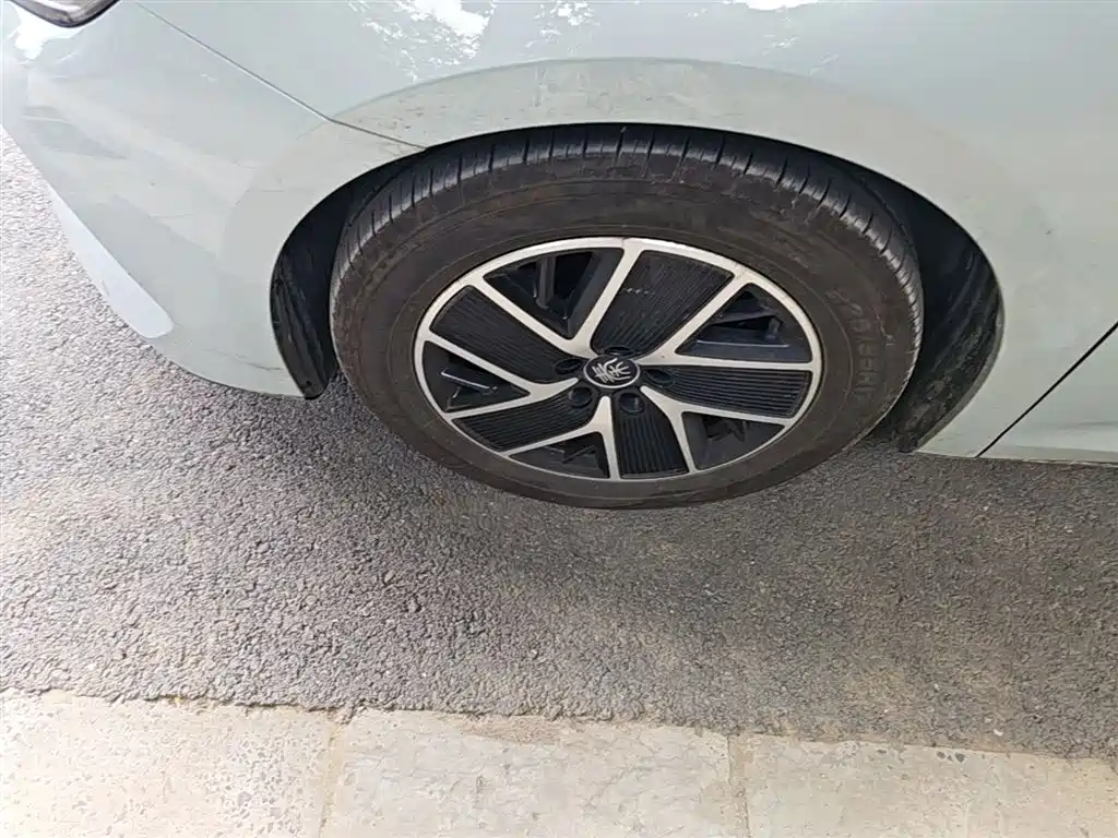 BYD Qin L 2024 DM-i 80KM Superior фото 23