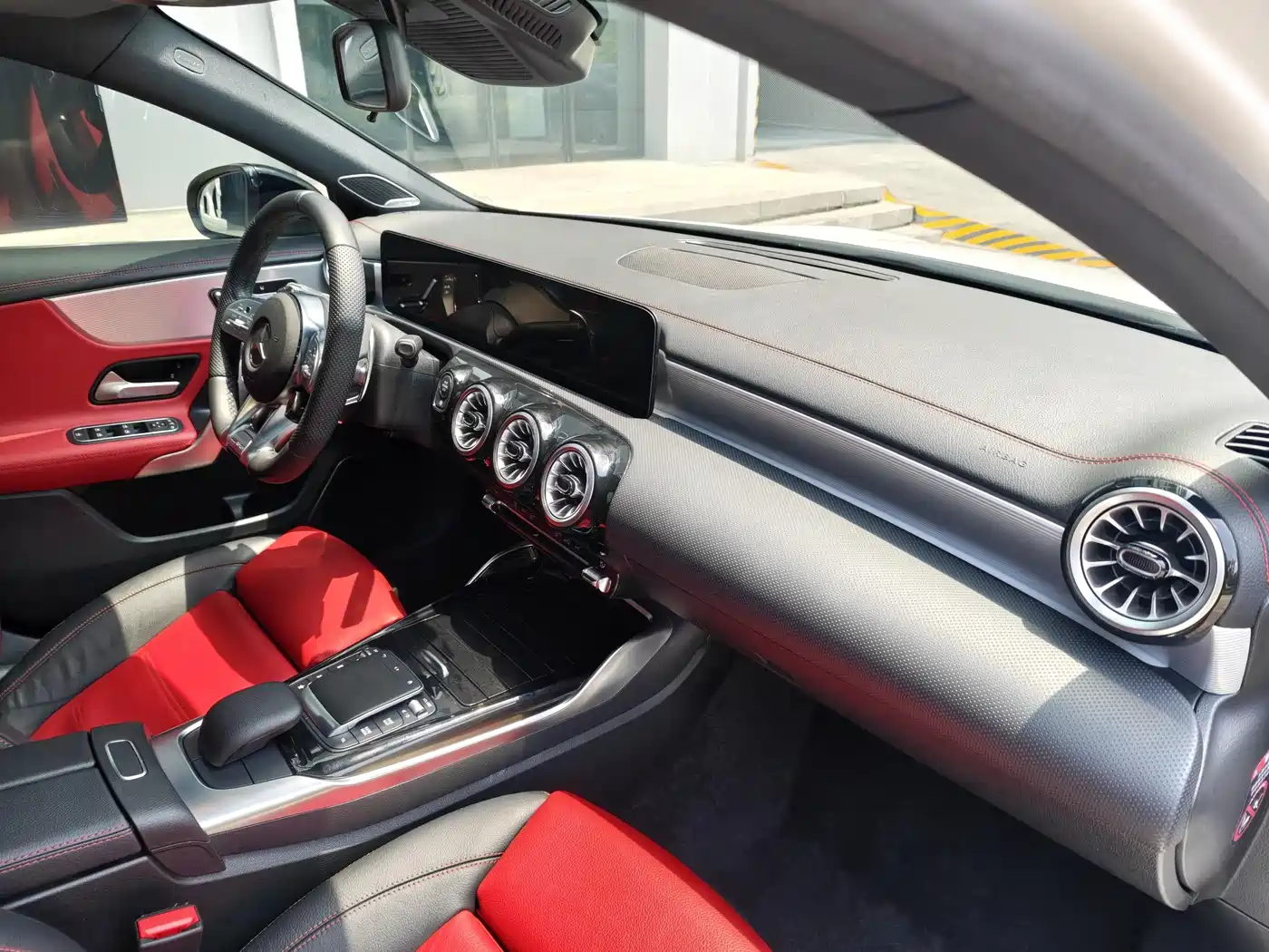 Mercedes-Benz A-Class AMG 2023 Model Year AMG A 35 L 4MATIC фото 25