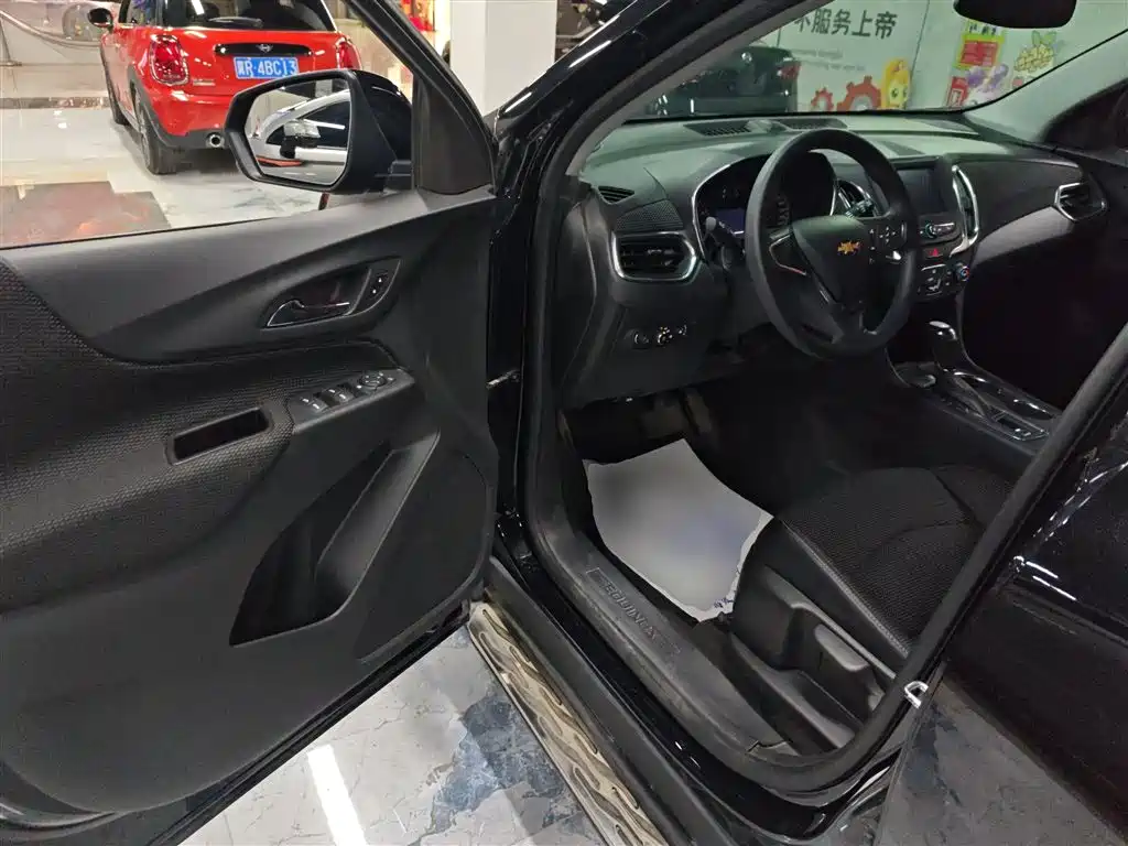 Chevrolet Equinox 2018 535T Automatic Frontier Edition фото 12
