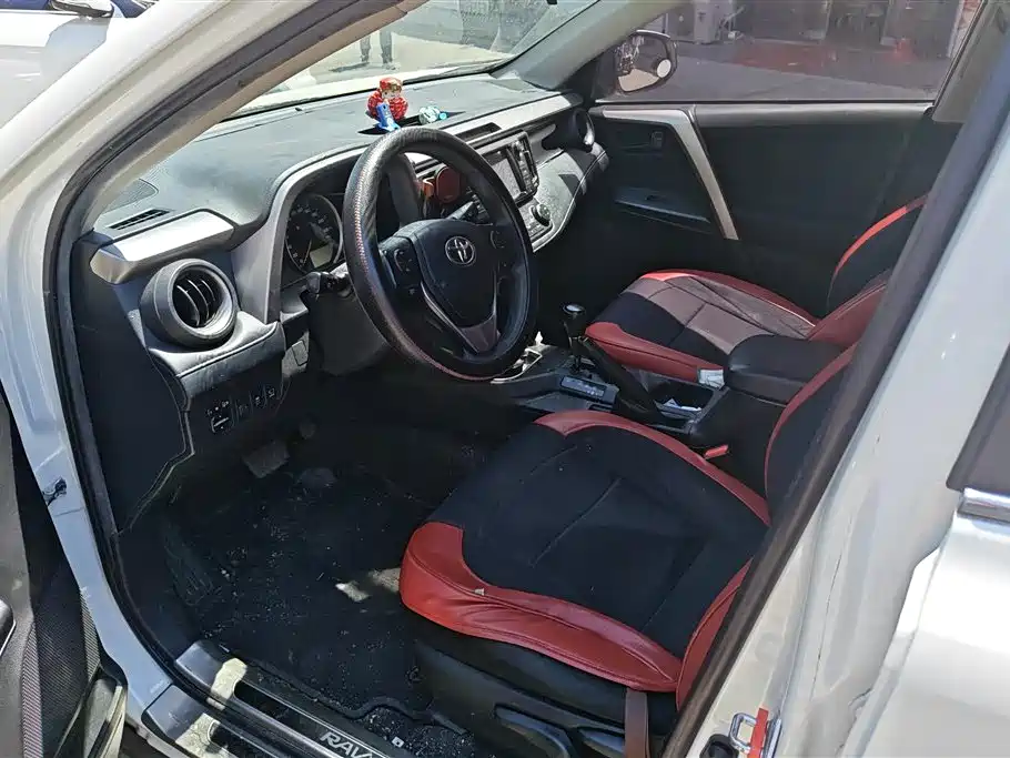 Toyota RAV4 Rongfang 2018 2.0L CVT 2WD Trend X Edition фото 9