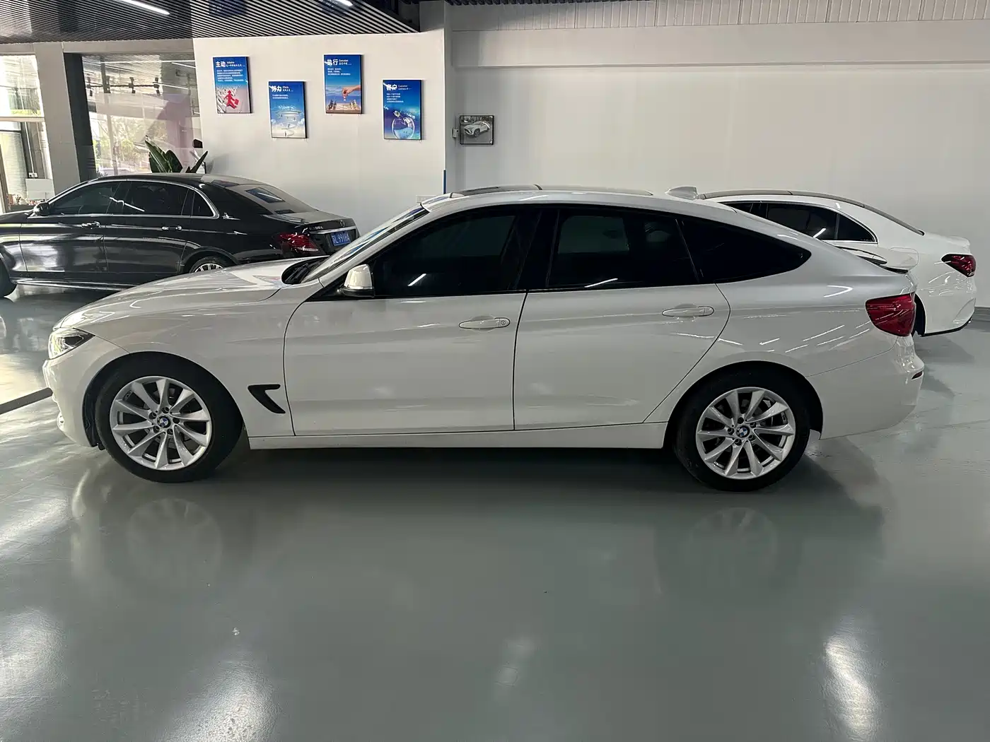 BMW 3 Series GT 2018 320i Fashion фото 4