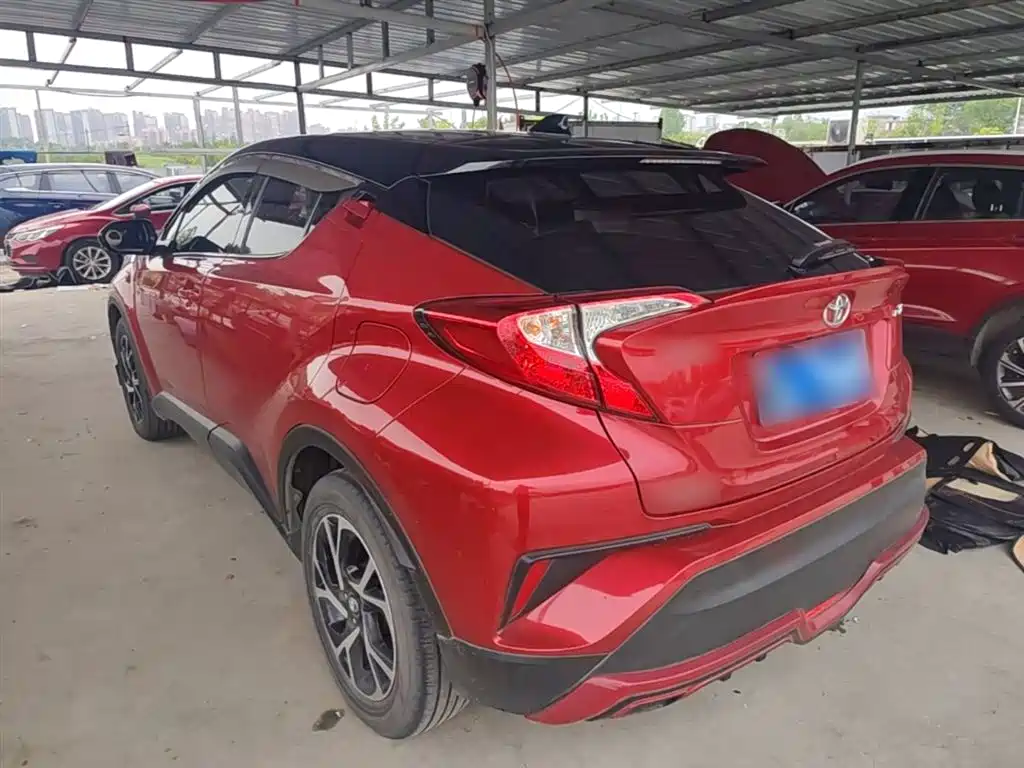 Toyota C-HR 2020 Model 2.0L Leading фото 23