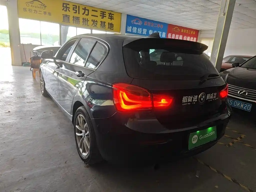 BMW 1 Series (Import) 2016 118i Leading фото 5