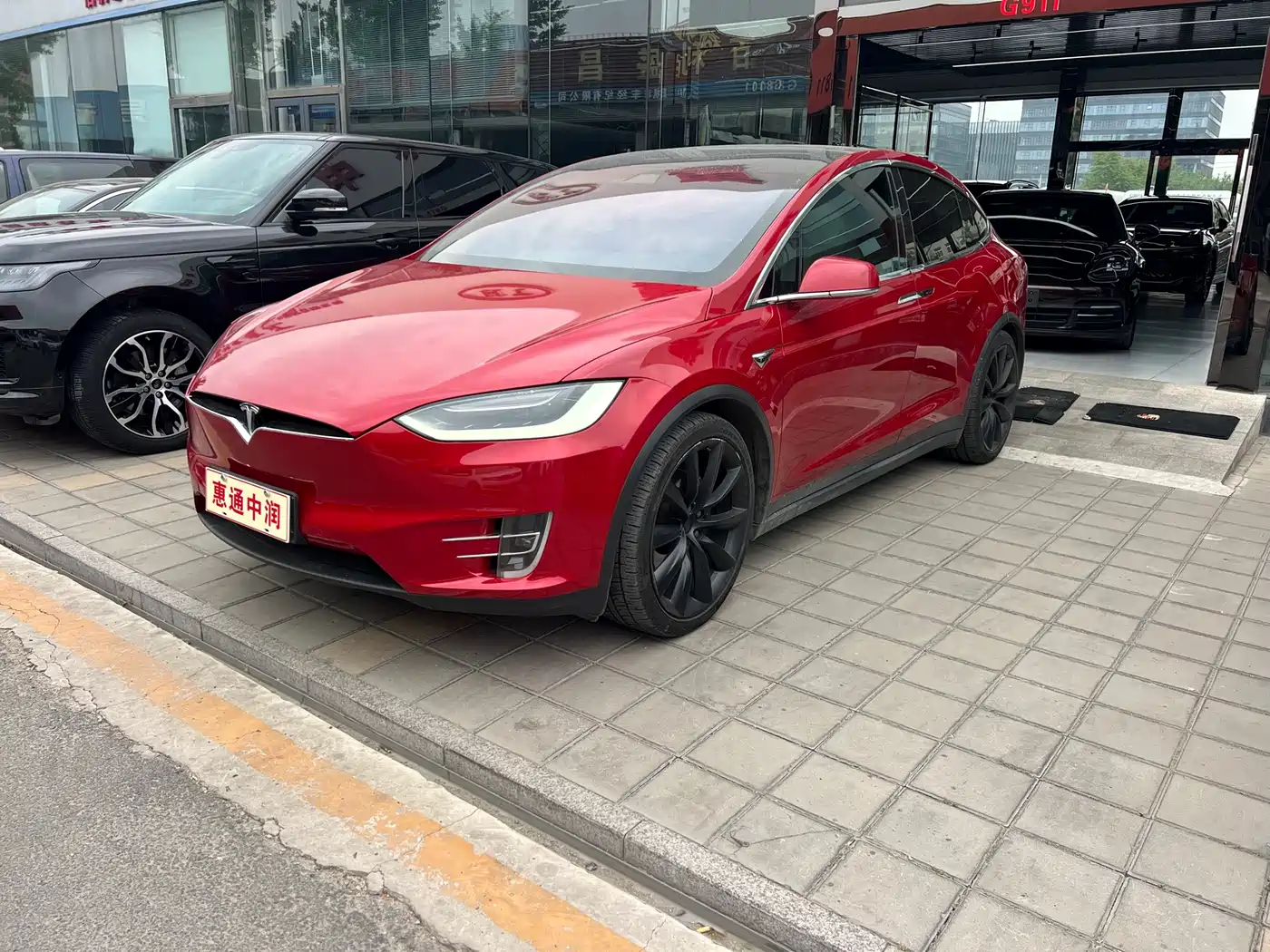 TESLA MODEL X
