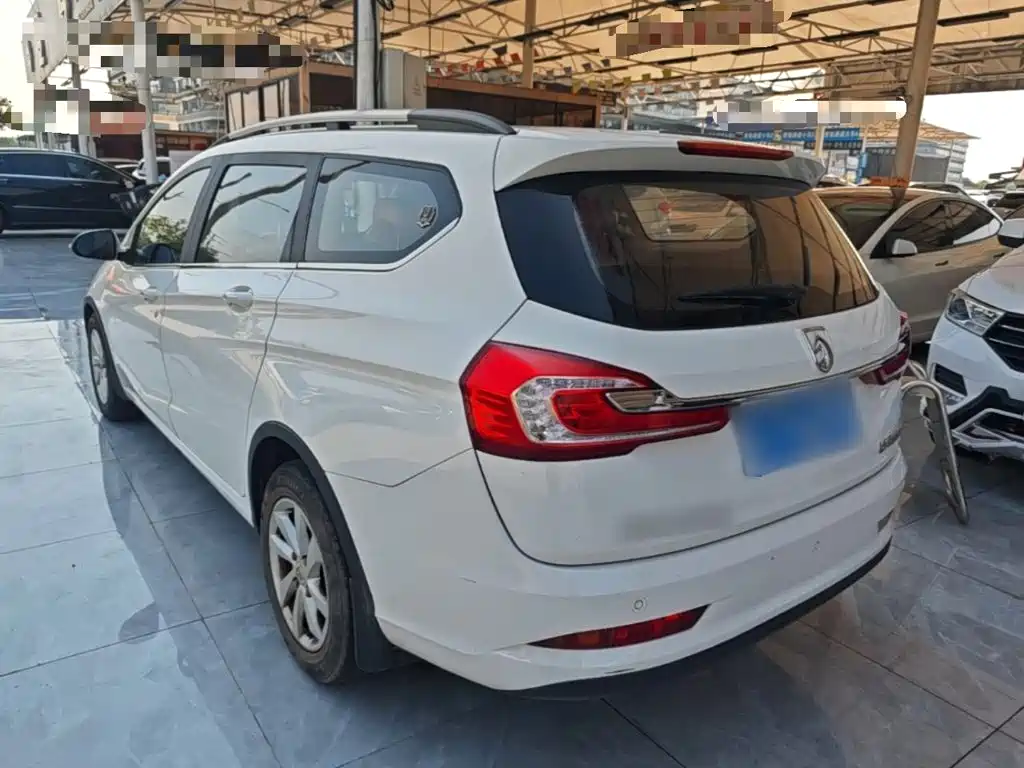 Baojun 310W 2018 2017 1.5L Manual Fashion Edition (China V)