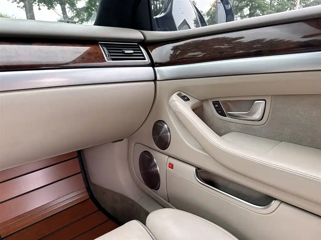 Audi A8 2009 Audi A8L 6.0 W12 quattro Exclusive фото 15