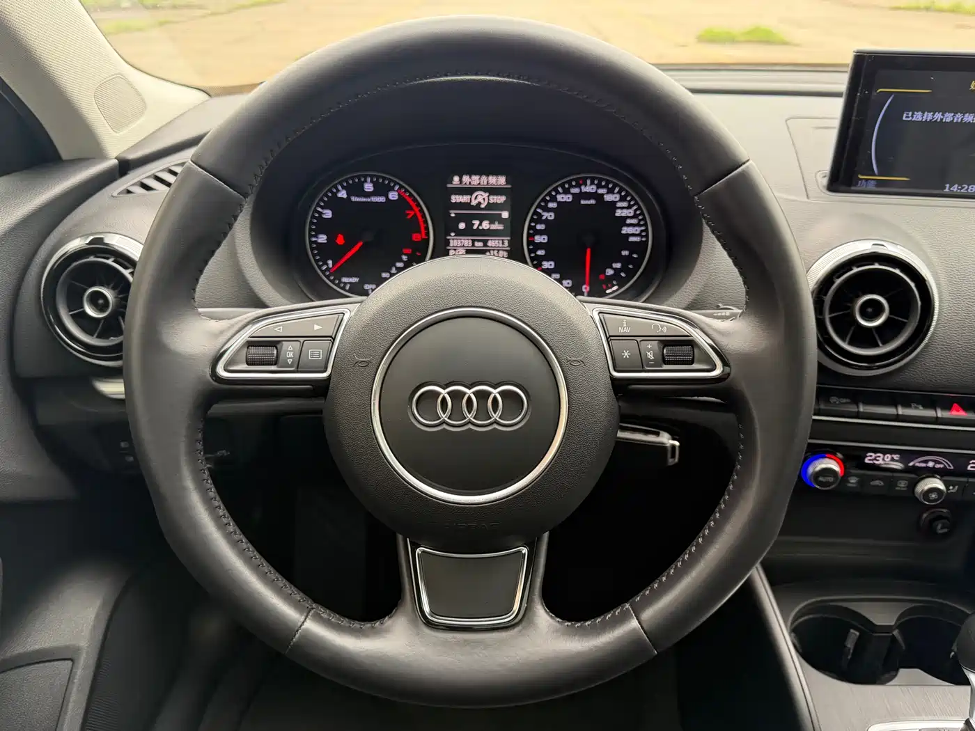 Audi A3 2014 Sportback 35 TFSI Automatic Comfort фото 12