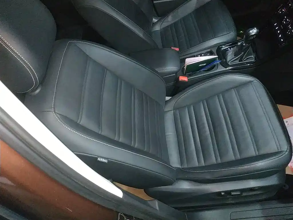 Volkswagen Touran 2016 Touran L 280TSI DSG Luxury фото 25