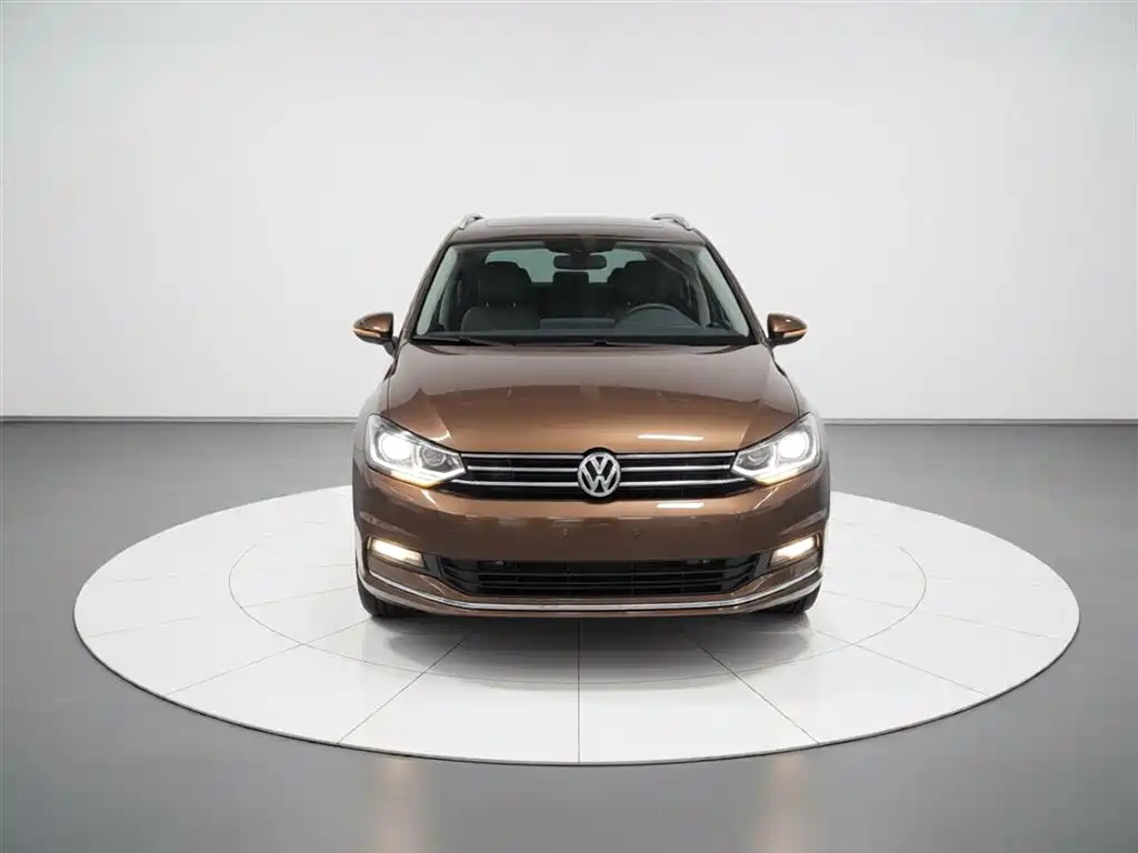Volkswagen Touran 2016 Touran L 280TSI DSG Luxury фото 3