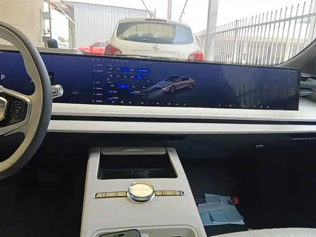 Geely Galaxy Galaxy E8 2024 665km RWD Starship Voyager Edition фото 13