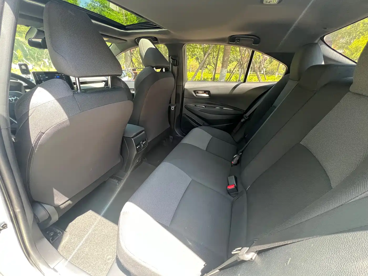 Toyota Levin 2021 Dual Engine 1.8H E-CVT Luxury Edition фото 8