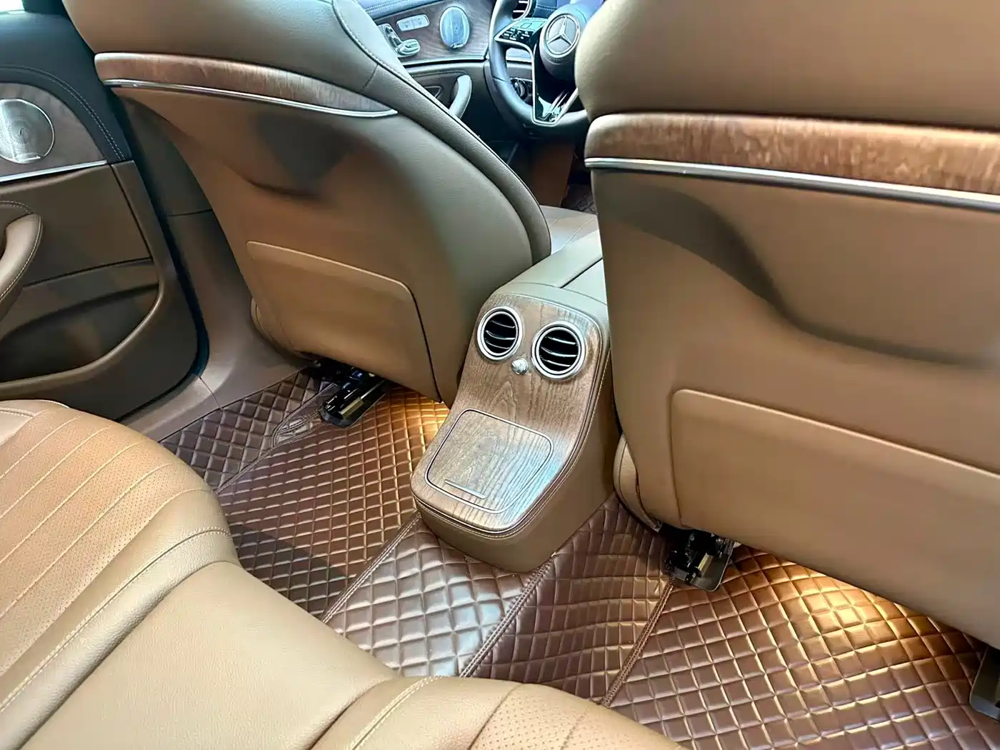 Mercedes-Benz E-Class 2023 Facelift E 300 L Luxury фото 11
