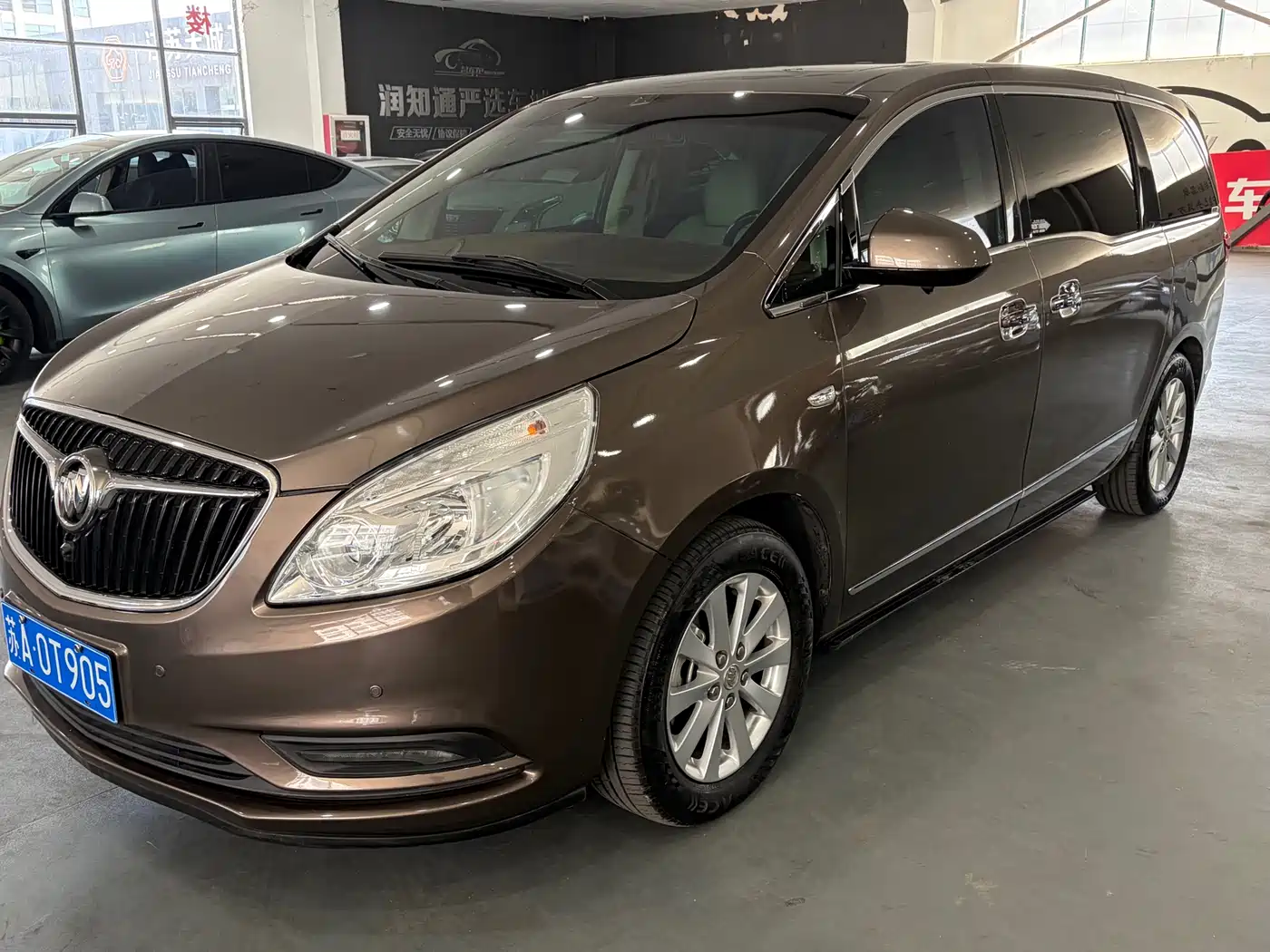Buick GL8 2017 25S Luxury China V