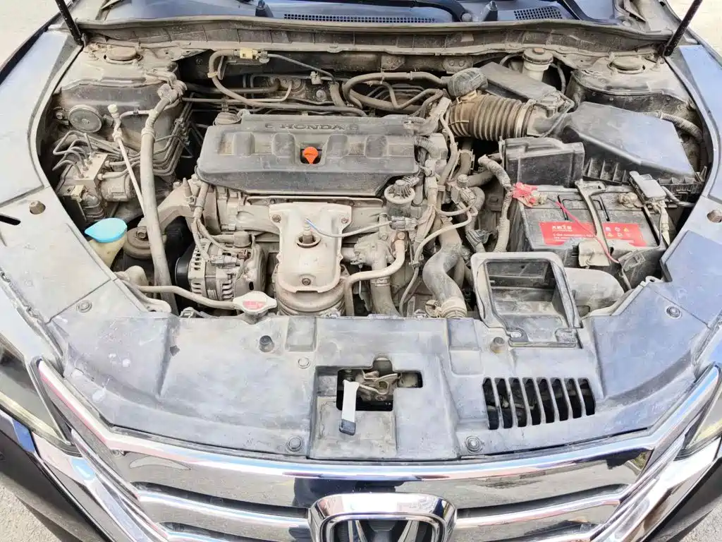 Фото 9 - Honda Accord