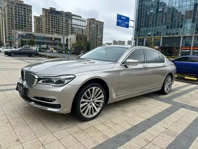 BMW 7 SERIES